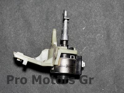 OEM Моторче за регулиране на фарове VW Passat B6 / 89390237