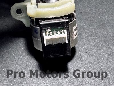 OEM Моторче за регулиране на фарове VW Passat B6 / 89390237